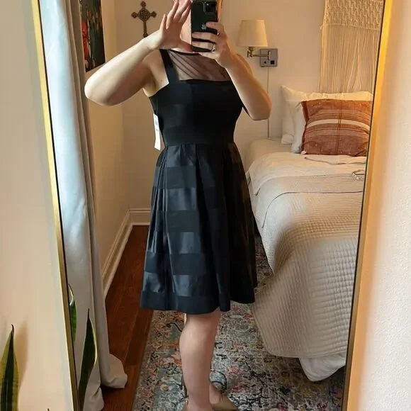 London Times Dress Womens Size 8 Black Sheer Top Fit and Flare - Picture 3 of 9